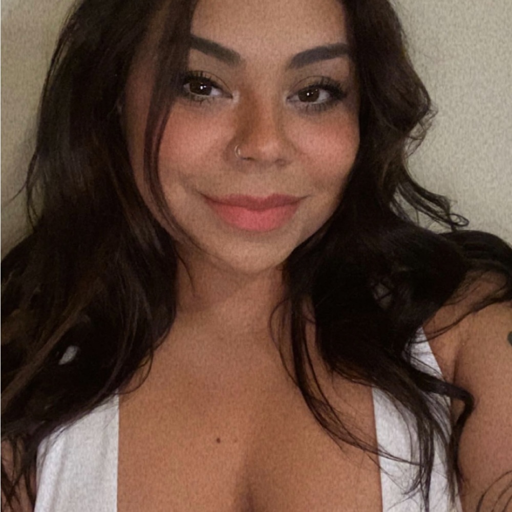 Meet your Posher, Dayana